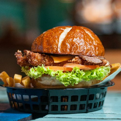 Hamburguesa de Pollo Crispy De  Cortesía